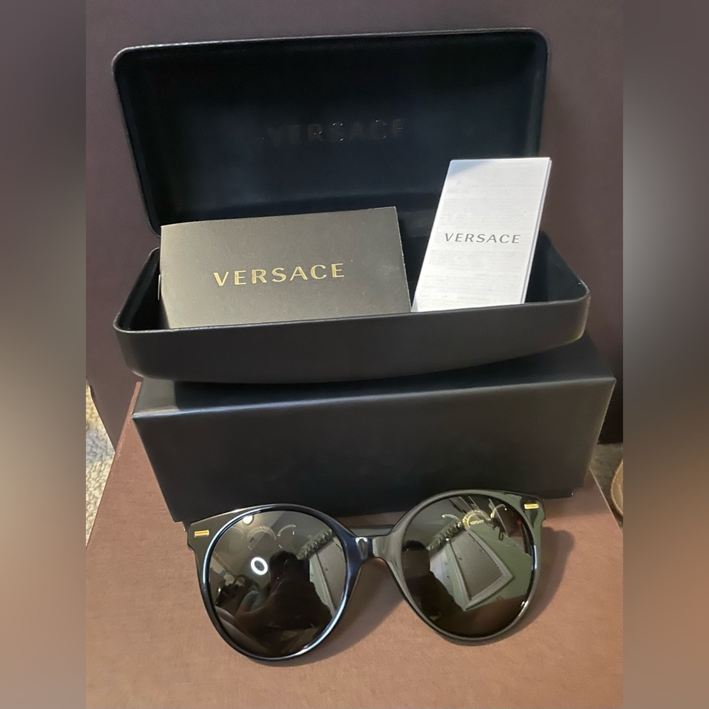 Versace Sunglasses Brand New Full Set